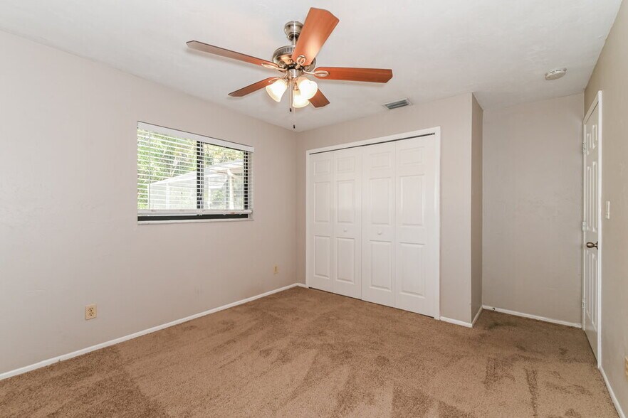 Building Photo - 1705 SE 8th Terrace