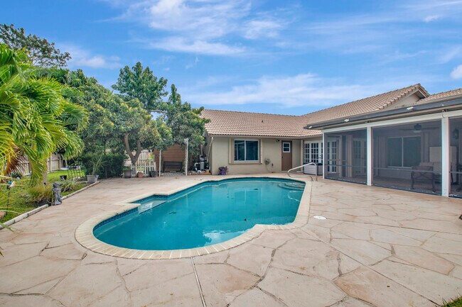 Building Photo - 9953 Majestic Way