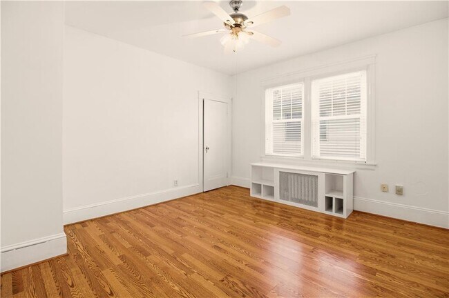 Building Photo - 334 Jastram St