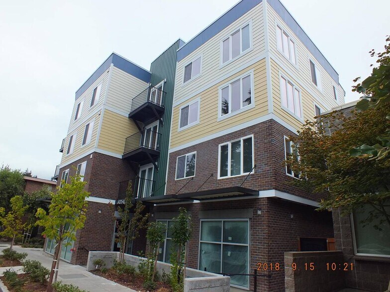 Building Photo - 12544 15th Ave NE