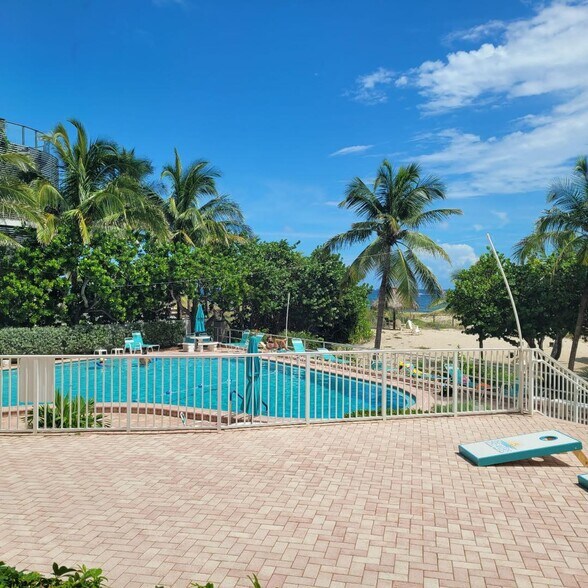 Building Photo - 710 N Ocean Blvd