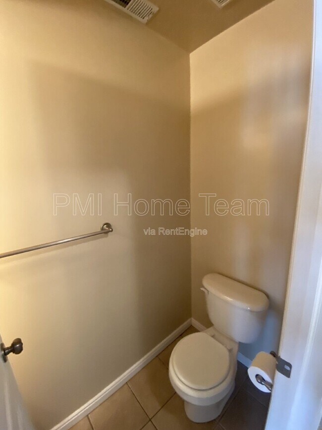 Building Photo - 433 N 3150 W