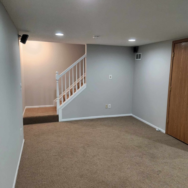 Building Photo - 2370 Walborn Dr