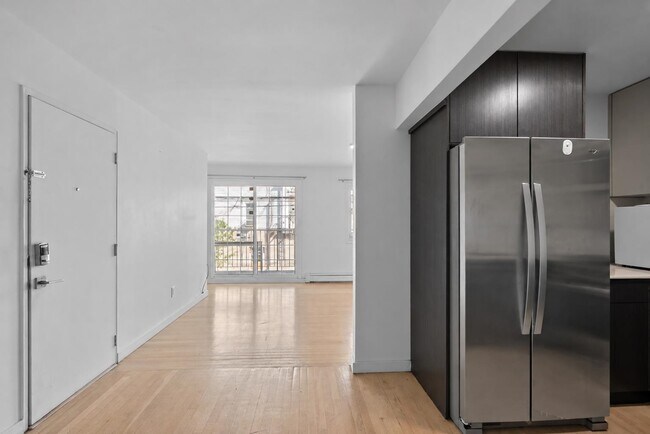 Building Photo - 4013 Hudson Ave