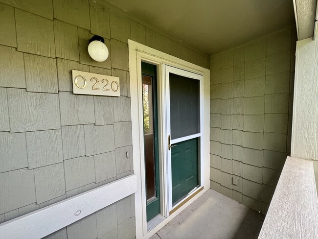 Building Photo - 5225 White Willow Dr