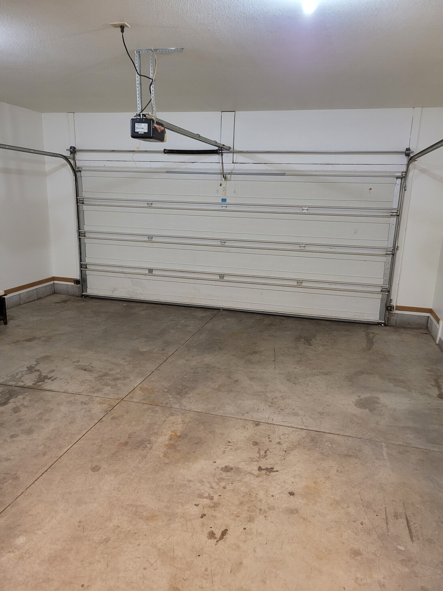 garage - 119 W Meade Ave