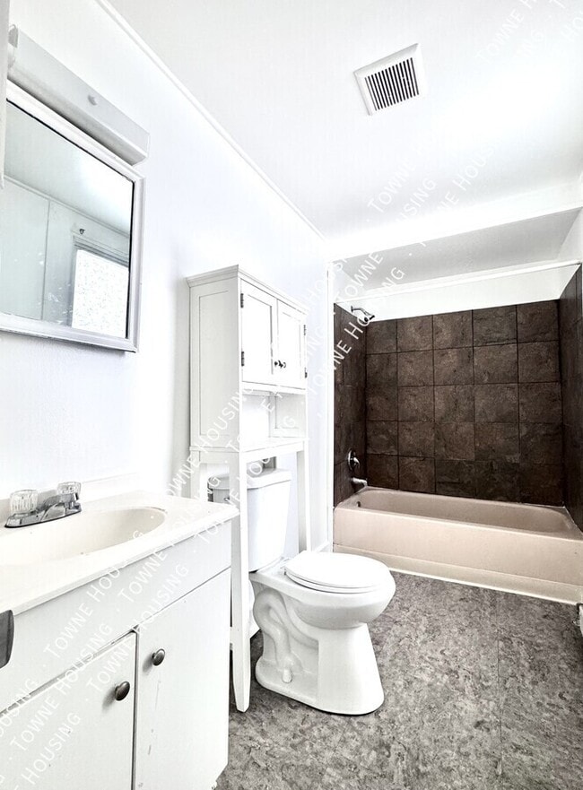 Building Photo - 256 14th St