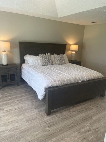 Building Photo - 2 Unity Ct