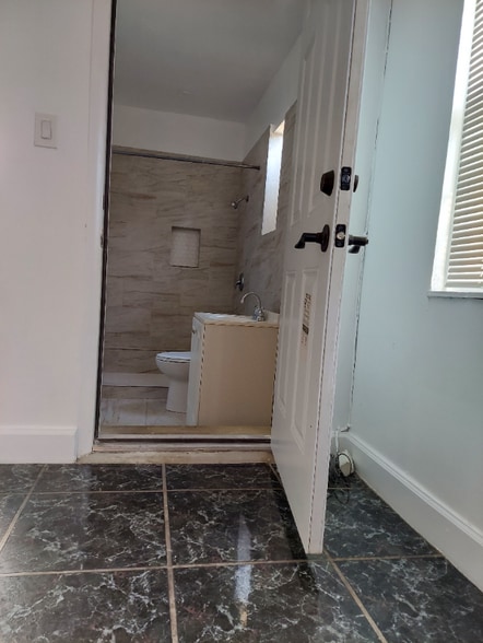 Building Photo - 2513 Grant St