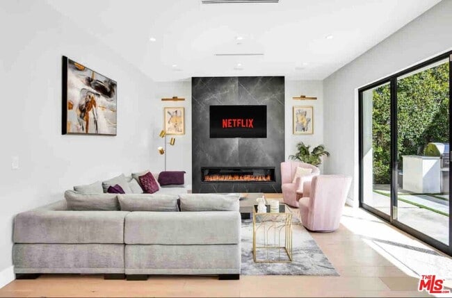 Building Photo - 13812 Cumpston St