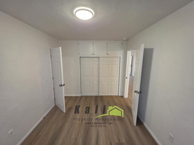 Building Photo - 910 Saturn Blvd