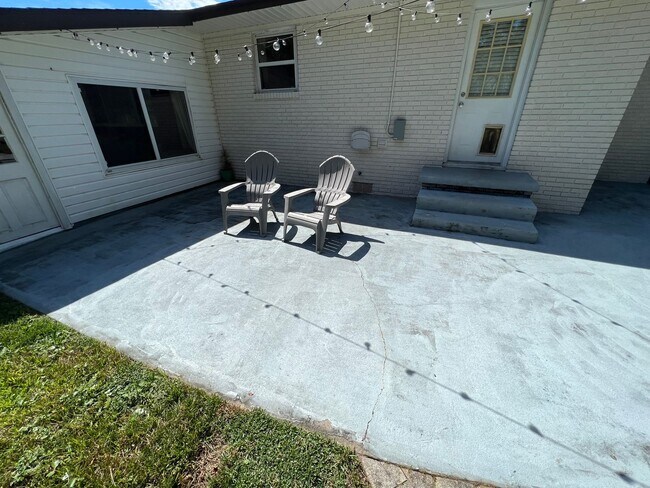 Building Photo - Splendid 3 Bed/2 Bath Home in North Pensacola