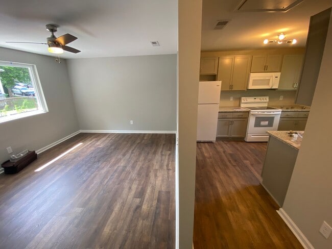 Building Photo - 2 bed 1 bath in quadplex. Walk to Meharry Medical College or Fisk. Renovated, off street parking....