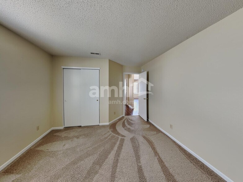 Building Photo - 1730 Sonesta Ln