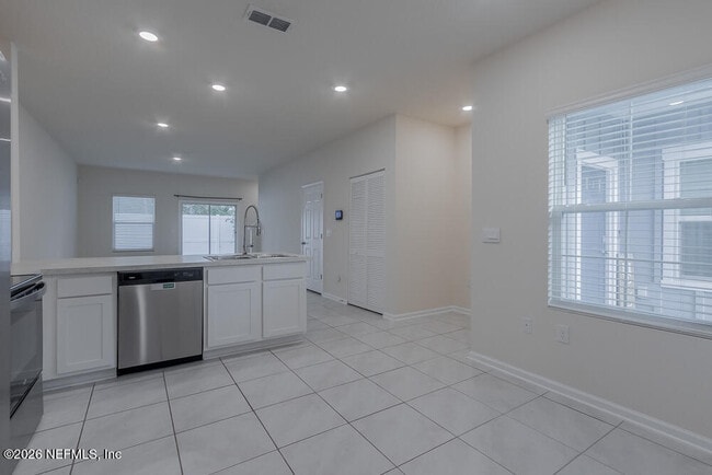 Building Photo - 983 Observatory Pkwy