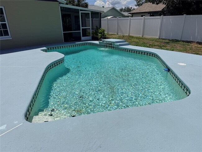 Building Photo - 208 Flamingo Dr