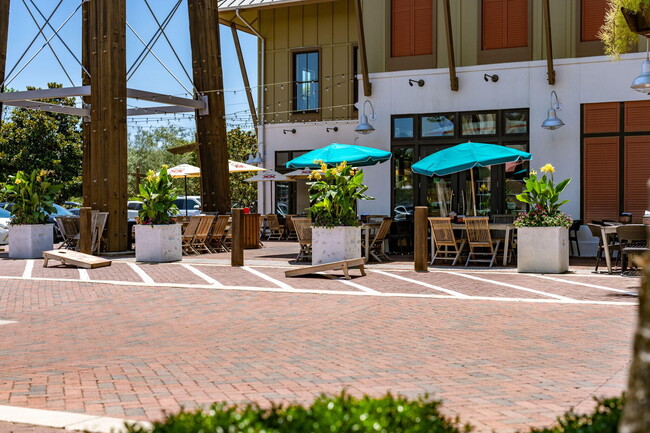 Building Photo - 1732 W County Hwy 30A