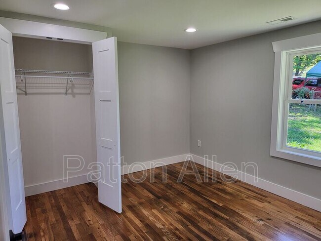 Building Photo - 295 School Rd E