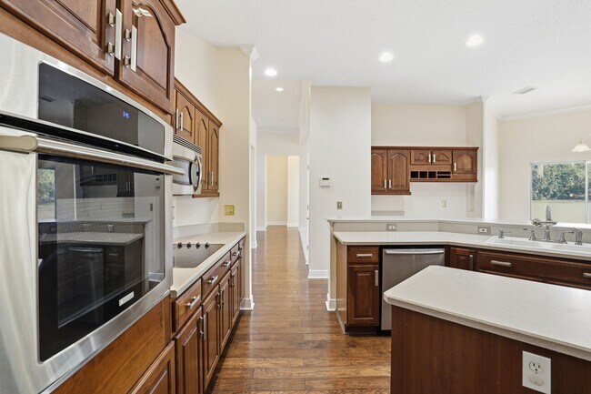 Building Photo - Ivy Park Brick Home 4 bedroom 3 1/2 baths