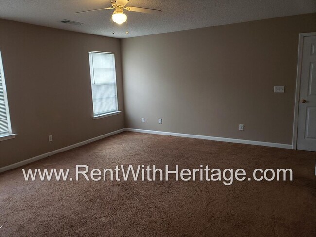 Building Photo - 179 Parkview Ln