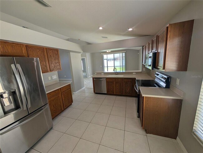 Building Photo - 31404 Philmar Ln