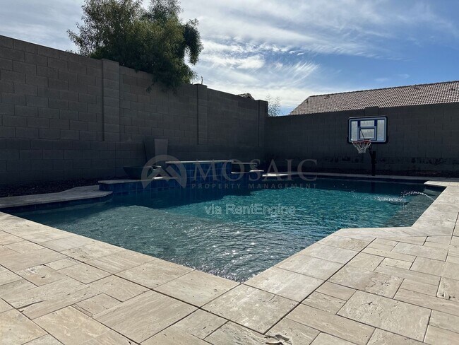 Building Photo - 411 N Leoma Ln