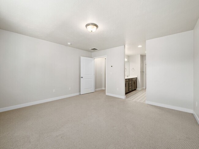 Building Photo - Wau-15083 S Reins Way Bluffdale, UT 84065