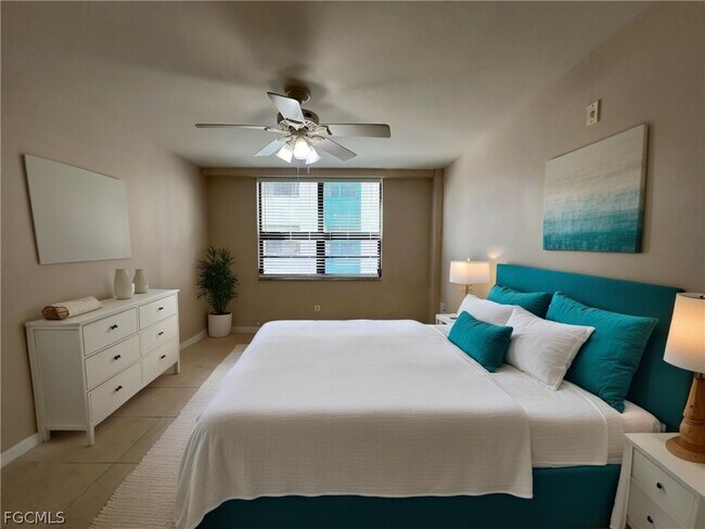 Building Photo - 4803 Sunset Ct