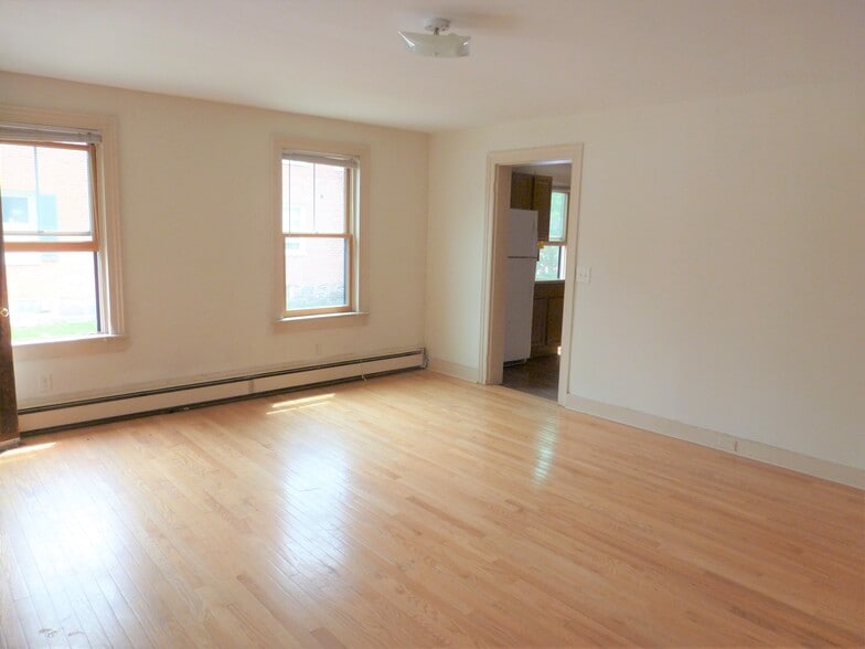 Building Photo - 97 N Winooski Ave