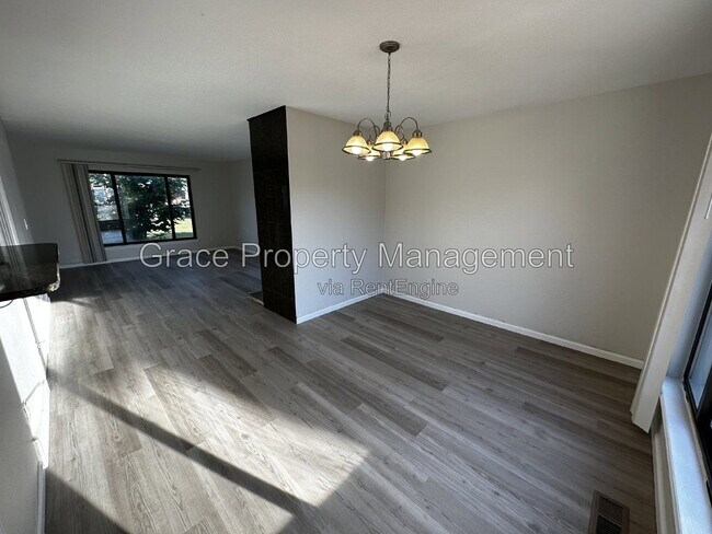 Building Photo - 24 Mountain Shadows Ct