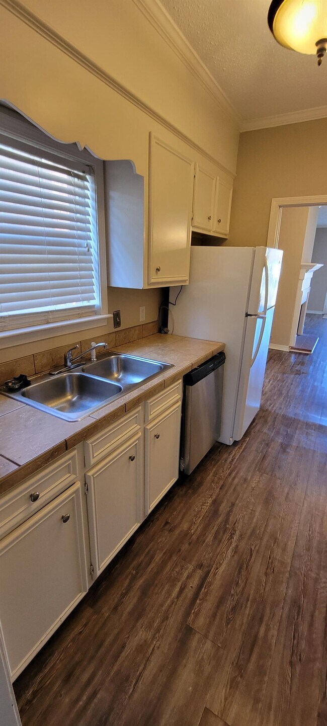 Building Photo - 22 River Run Dr