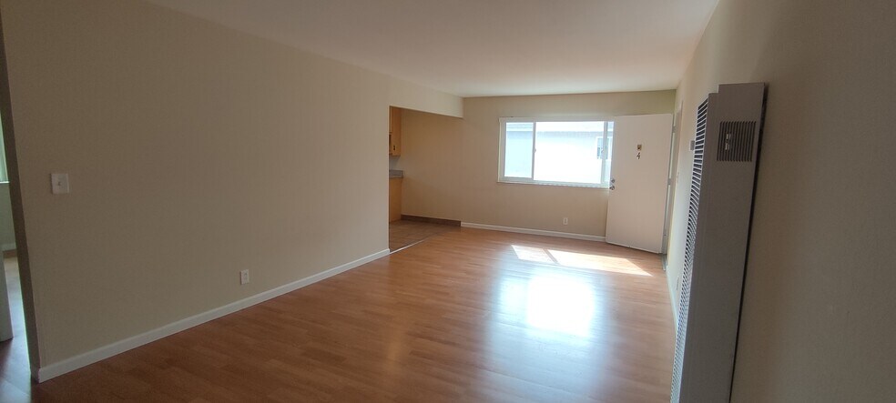 Building Photo - 646 Arbutus Ave