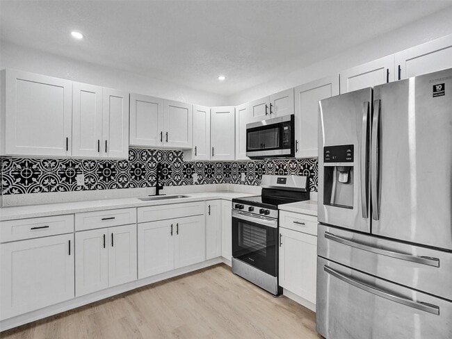 Building Photo - 3661 NE 8th Ave