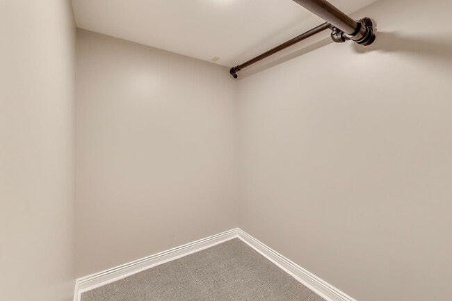 Building Photo - 6542 N Newgard Ave