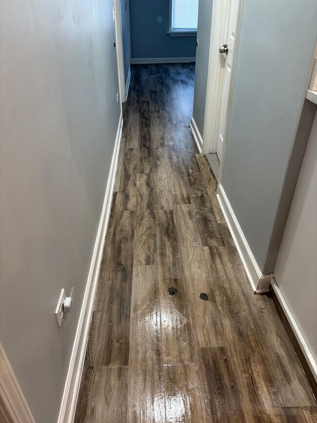 Building Photo - 9219 S Greenwood Ave