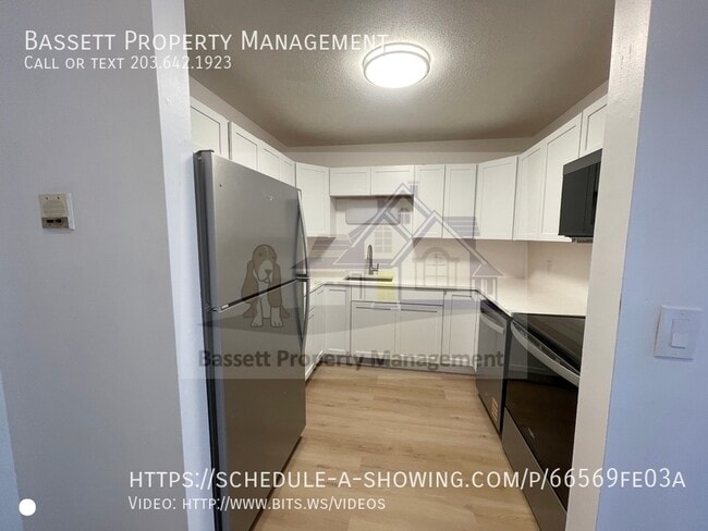Primary Photo - 30 Stoneycrest Dr