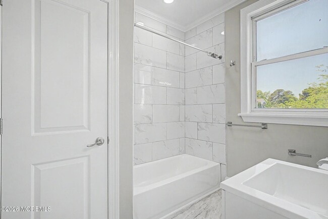 Building Photo - 605 NJ-35