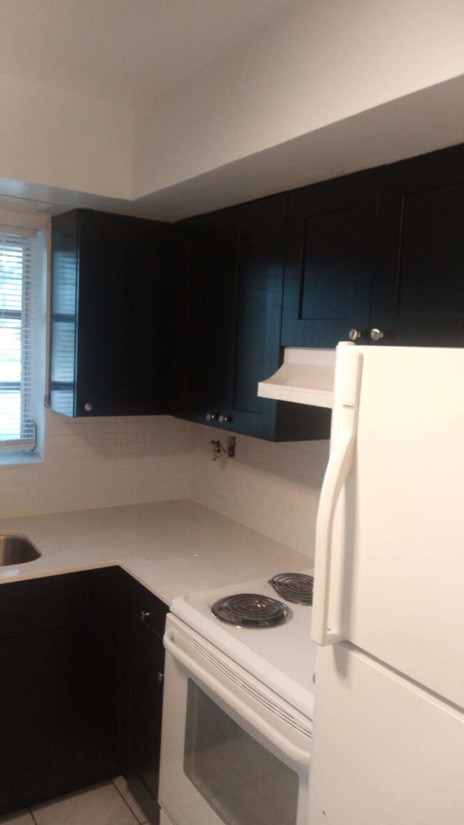 Building Photo - 4152 SW 24th Ct