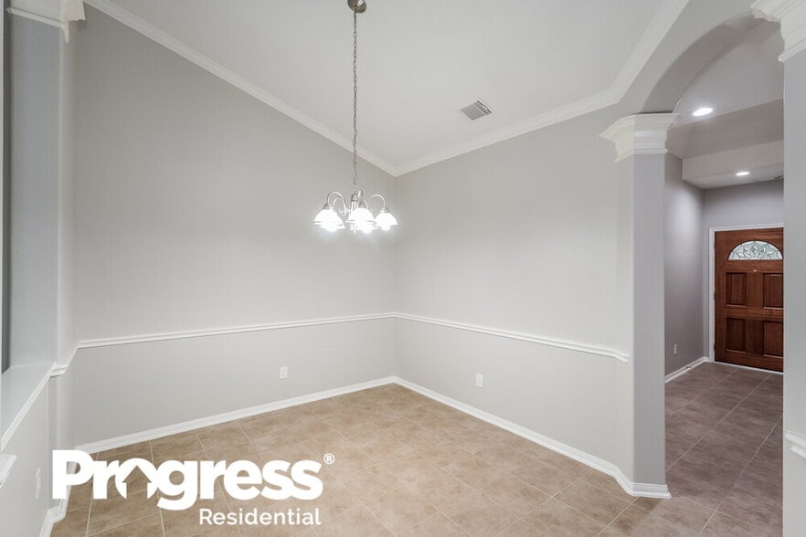 Building Photo - 7811 Iris Glen Ln