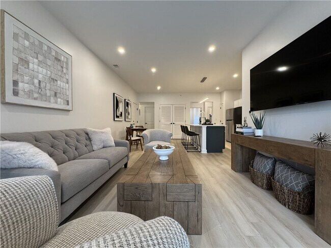 Building Photo - 601 Erie Rdg Dr