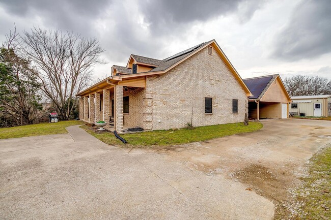 Building Photo - Country Living- Half Duplex-  3 Bed, 2 Bat...