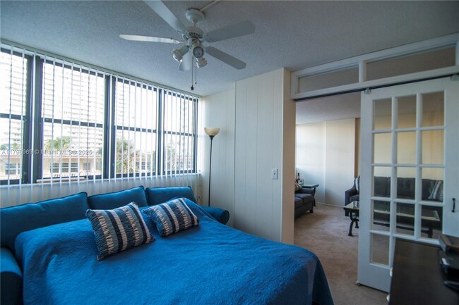 Building Photo - 2017 S Ocean Dr