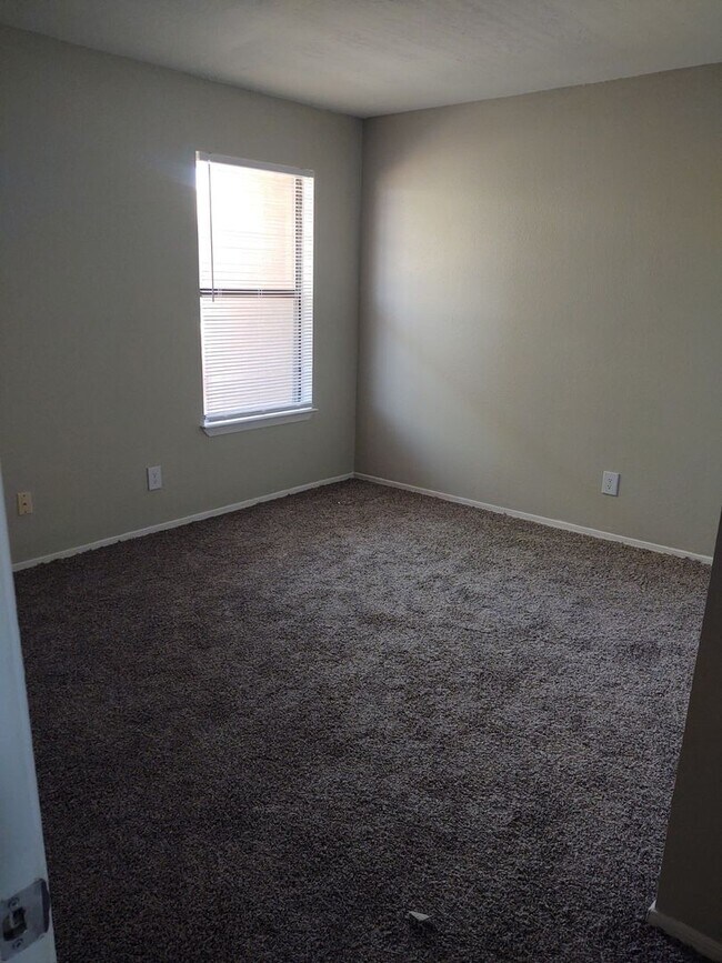 Interior Photo - Aztec Manor