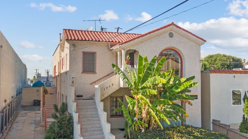 Building Photo - 1715 Termino Ave