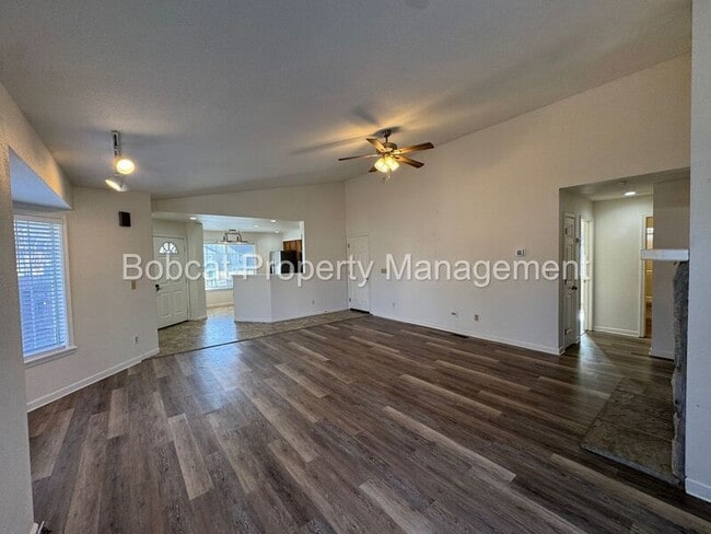 Building Photo - 326 Sandalwood Dr