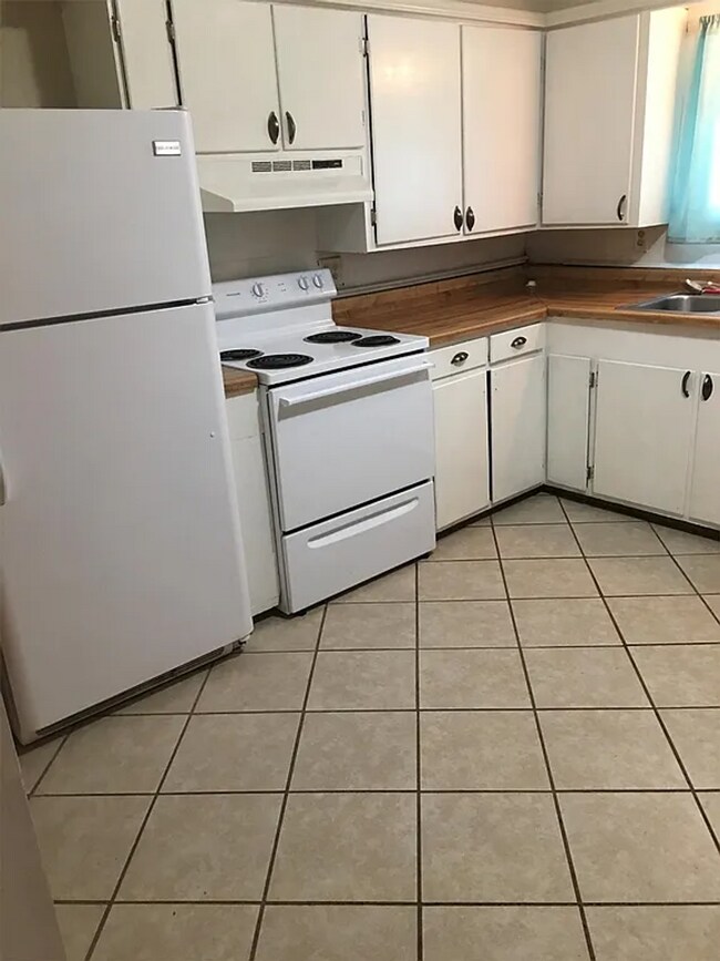 Building Photo - 207 23rd St