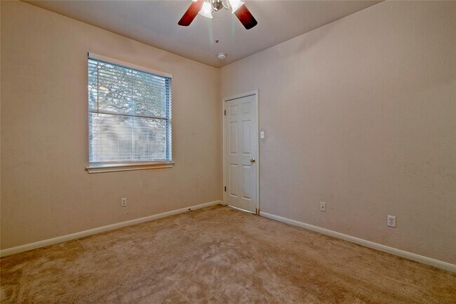 Building Photo - 8212 Fern Bluff Ave