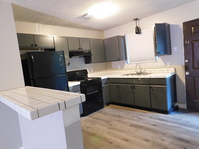 Building Photo - 5327 Westchase Ct