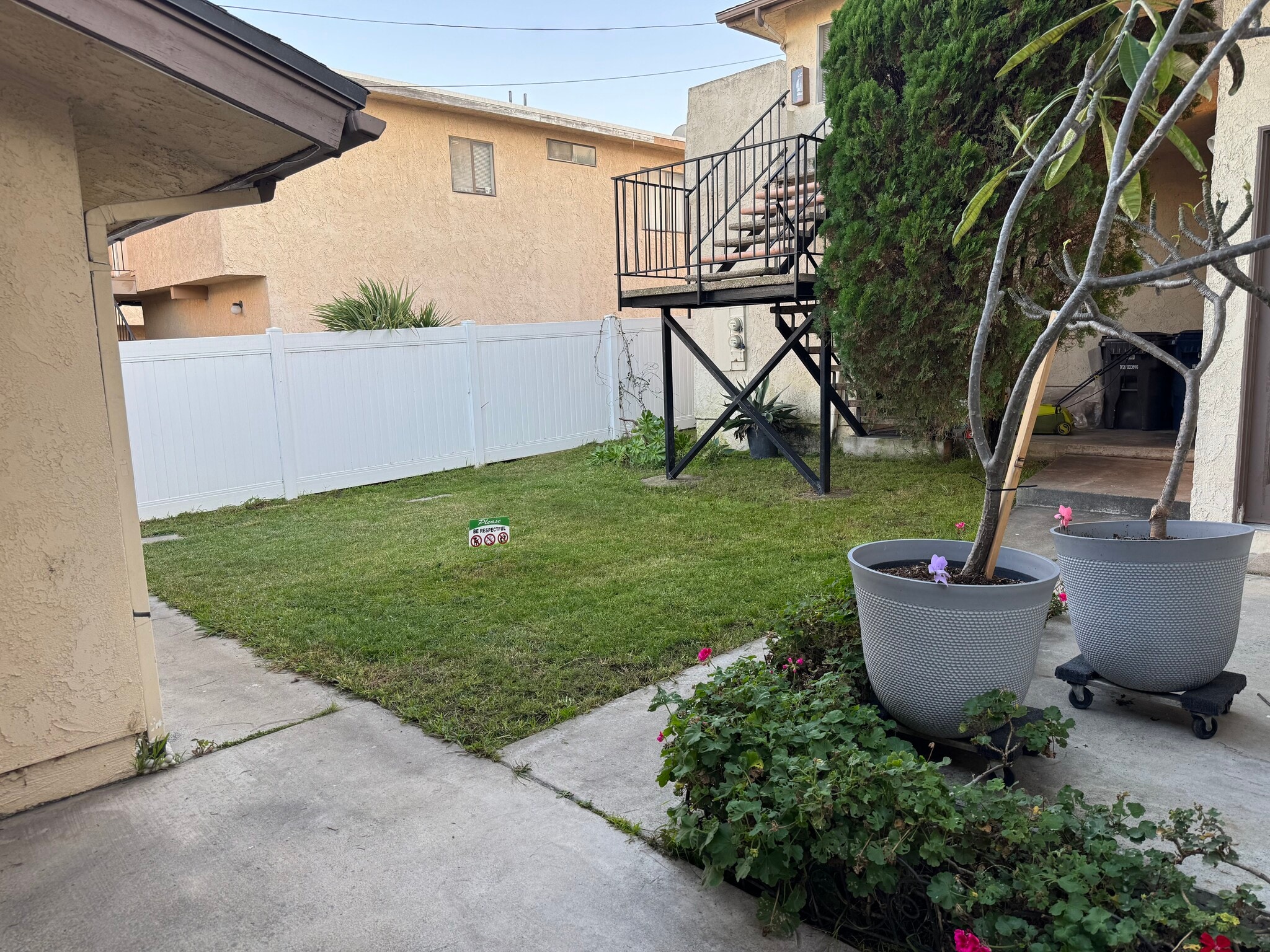 Building Photo - 7741 Newman Ave