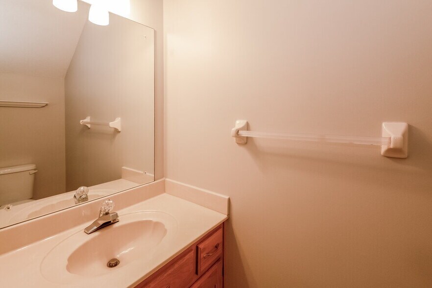 Building Photo - 2064 Milbrey St